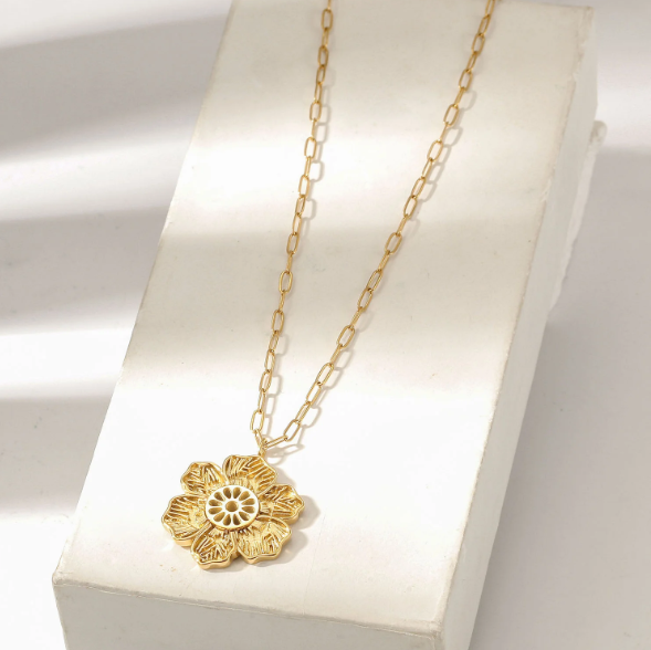 Why the La Fleur Signature Necklace is the Ultimate Statement Piece for Any Occasion