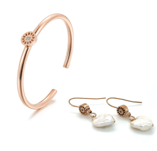 Indulge in the Luxurious Rose Gold + Pearls Bundle