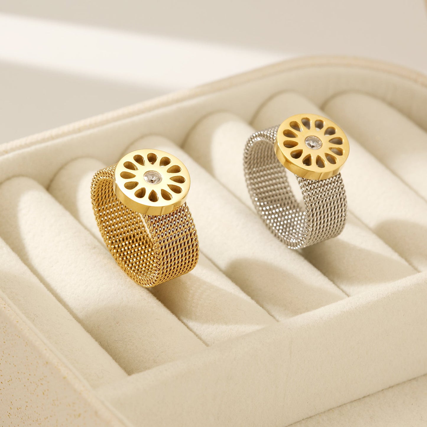 Signature Mesh Ring - Gold